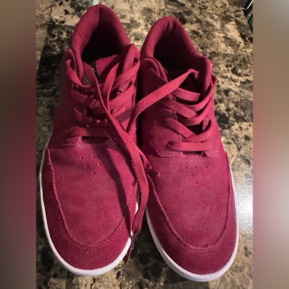 Oakley Sueded Lighthouse Red Tomato Low Top Men’s Sneaker (12)